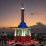 El Monumento a los Heroes de la Restauracion se ilumina en honor al 181 Aniversario de la Independencia Nacional 2