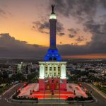 El Monumento a los Heroes de la Restauracion se ilumina en honor al 181 Aniversario de la Independencia Nacional 3