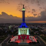 El Monumento a los Heroes de la Restauracion se ilumina en honor al 181 Aniversario de la Independencia Nacional 4