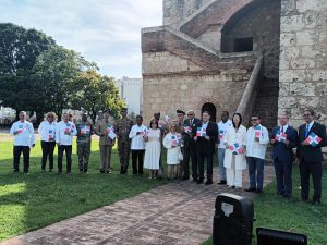 Noticias 157 Izamiento de la Bandera en la Fortaleza de Santo Domingo en ocasion del centenario del fin intervencion norteamericana 3