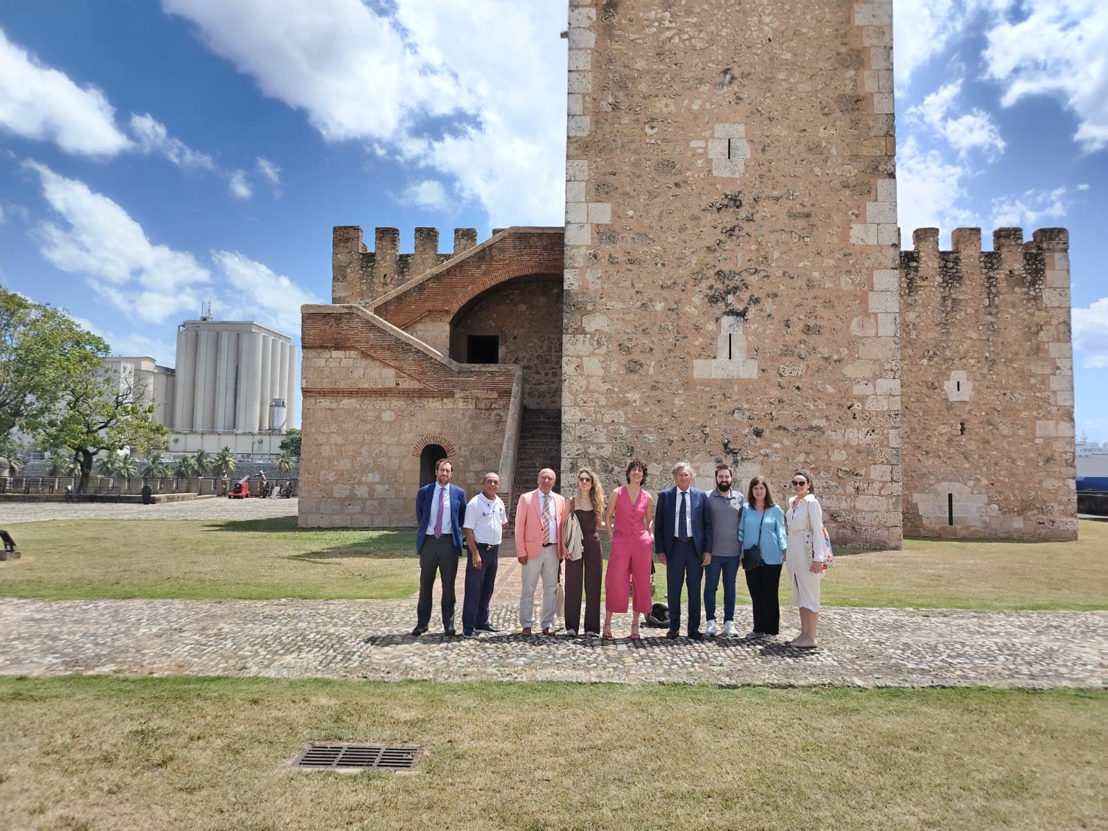 Noticias 1 Visita del Embajador de España en la República Dominicana al Museo Fortaleza junto a Delegación Española