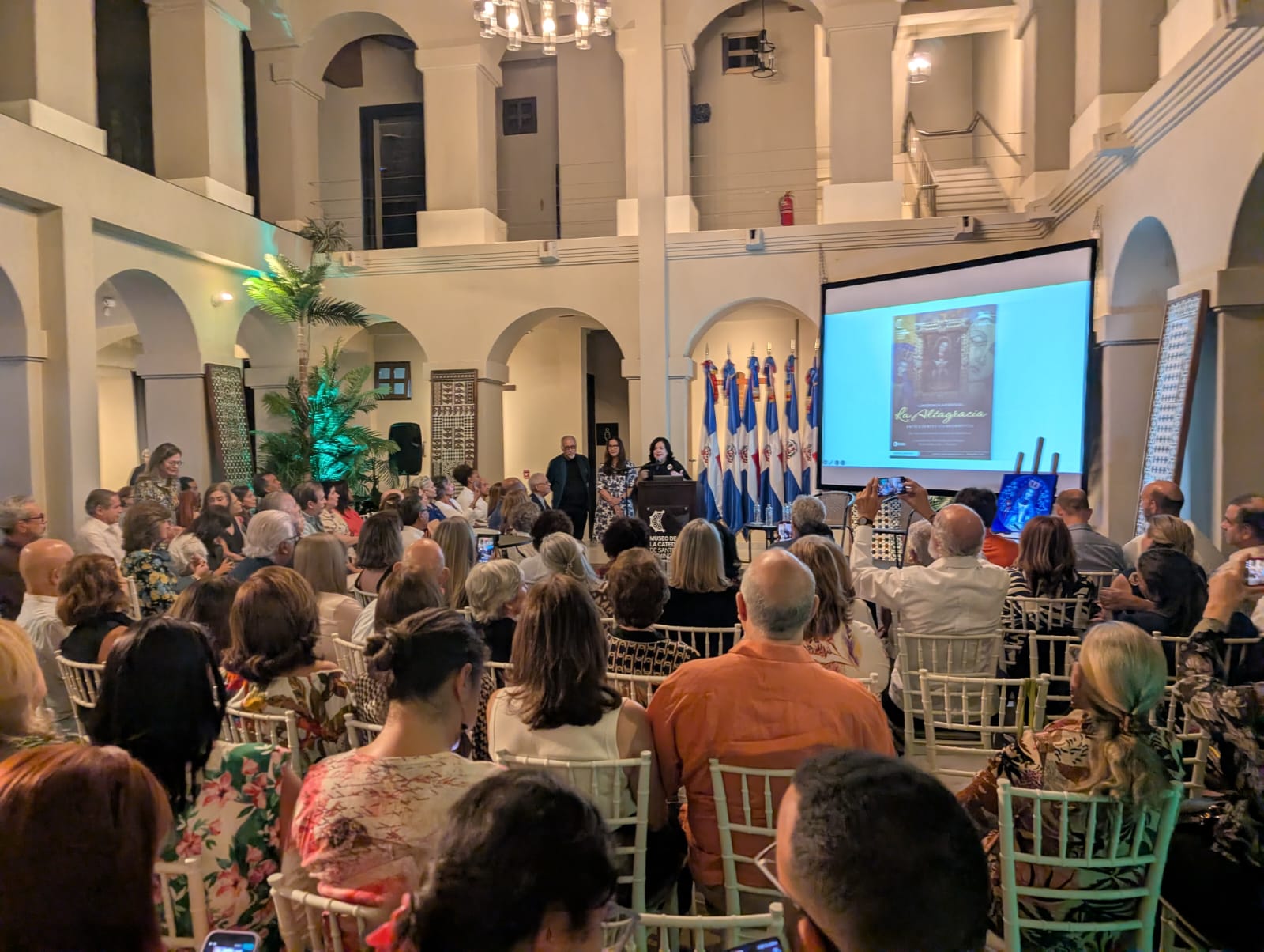 Conferencia audiovisual «La Altagracia, antecedentes iconográficos» en el Museo de la Catedral