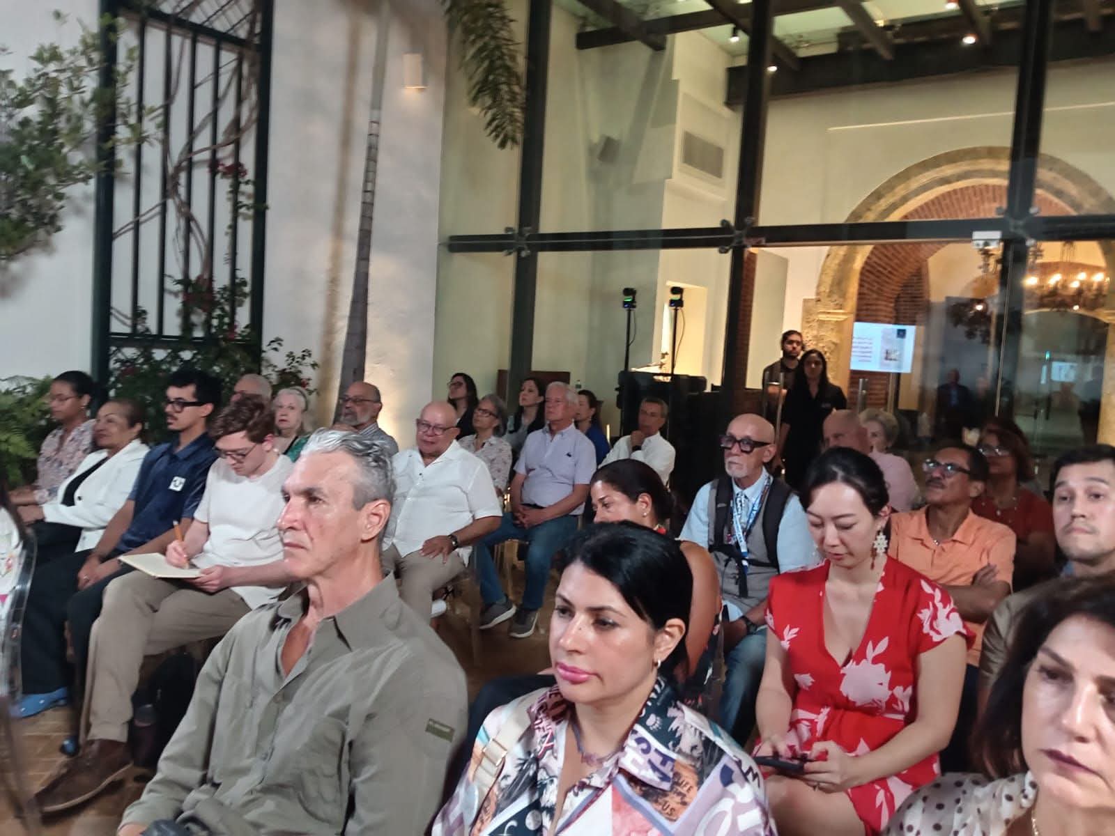 Exitosa Visita Guiada a la Exposición «El Prado en el Centro: Diálogos sobre la Contemporaneidad Artística»